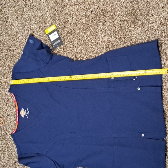 NWT Dickies Xtreme Stretch Scrub Top Contemporary Sizr Small - Picture 9 of 10